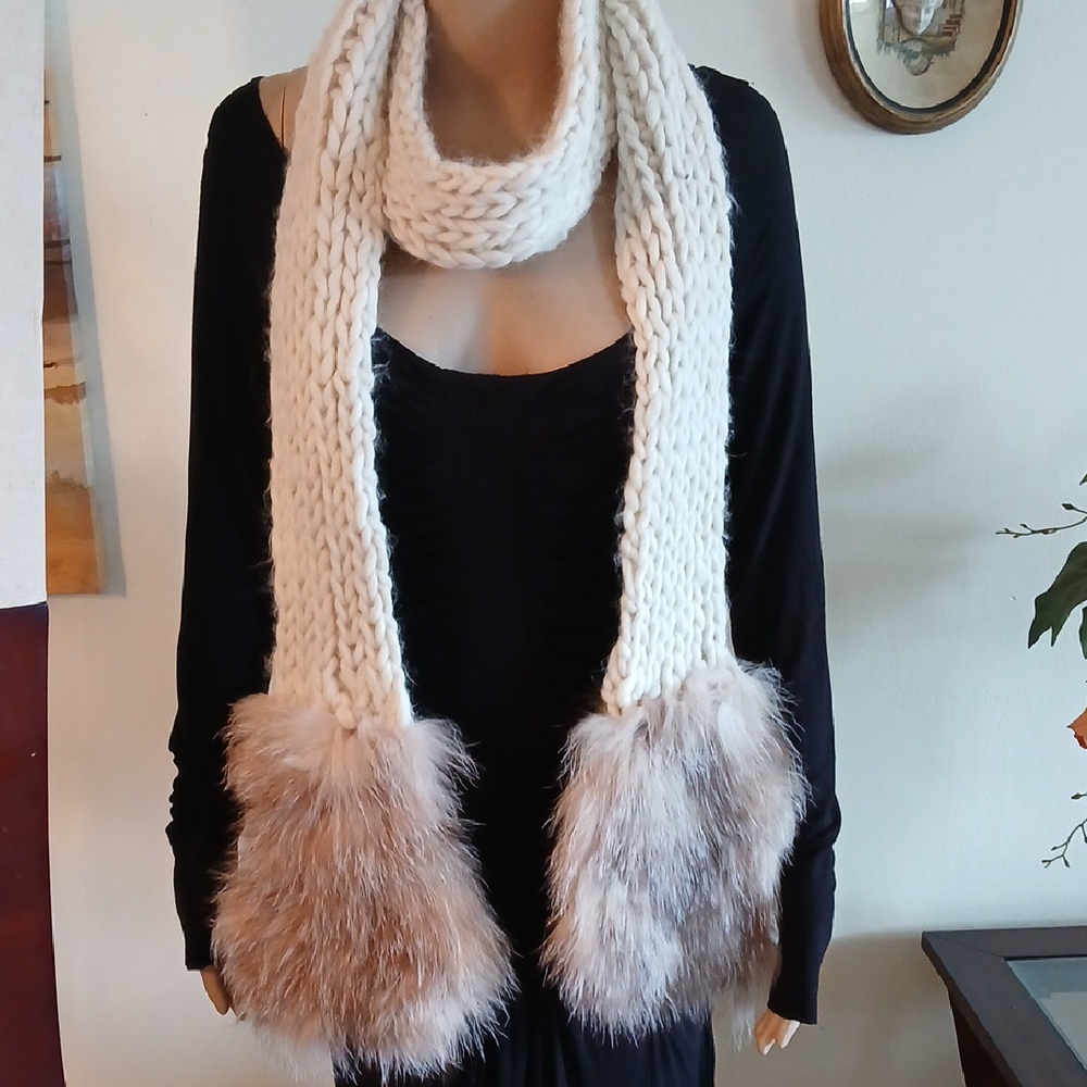 Elegant white Knit Scarf with genuine fox fur Accents.